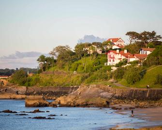 Hôtel Mercure Président Biarritz Plage - ביאריץ - דלפק קבלה