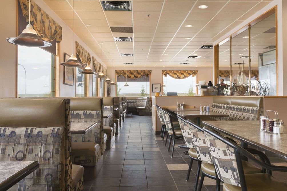 Super 8 By Wyndham Drayton Valley C 96 C 1 1 1 Drayton
