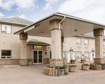 Super 8 by Wyndham Drayton Valley - Drayton Valley - Building