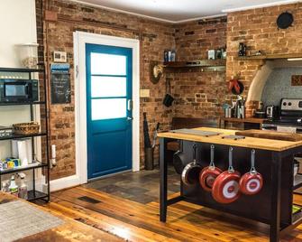 Modern 1850s Luray Farmhouse, Near Shenandoah National Park, Lake Arrowhead - Luray - Küche