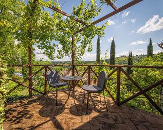 أجريتوريزمو إل سيجريتو دي بيترافيتا - سان جيميجنانو - شرفة