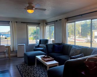 Buccaneer Inn - ננאימו - סלון