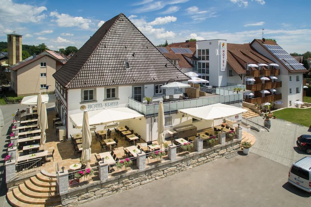 بودينسي-هوتل كروز