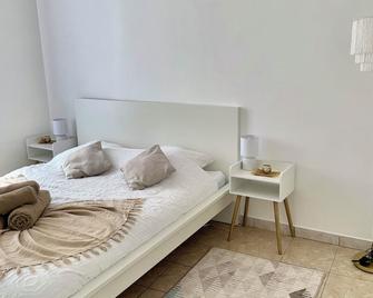 Appartement élégant aux portes de Paris - Bagnolet - Bedroom