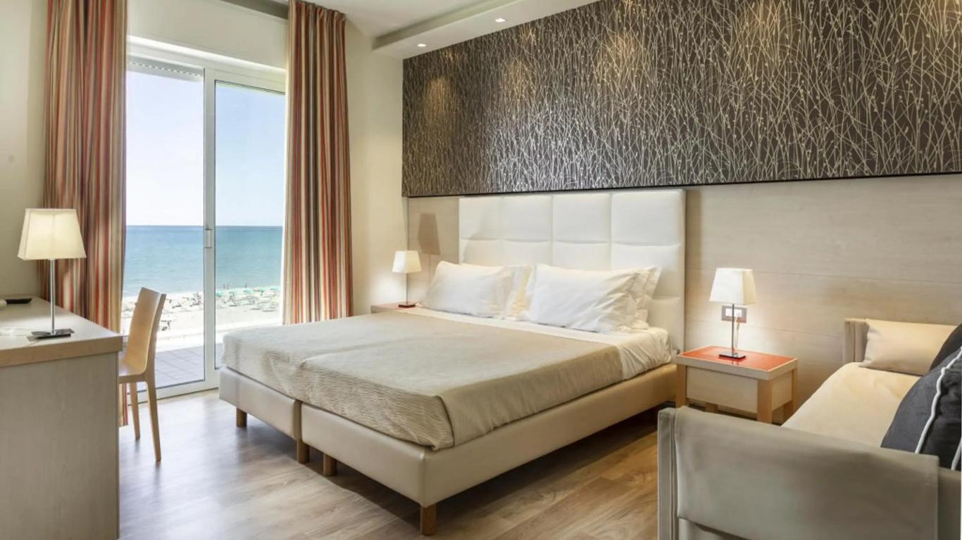 Hotel Kursaal - sul mare con piscina