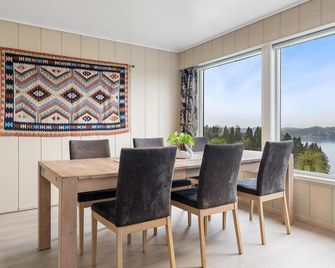 2 Bedroom Nice Home In Fana - Bergen - Dining room
