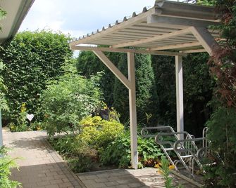 Atrium Garni - Herzogenaurach - Terasa