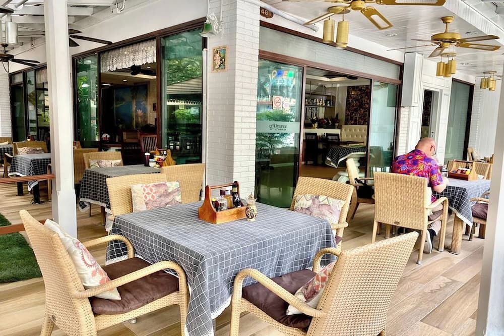 أيياري بليس هوتل - باتايا - مطعم