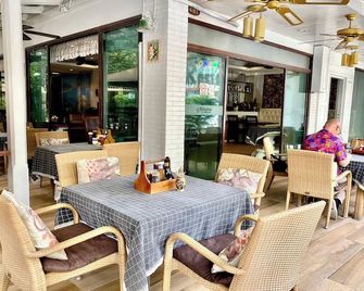 Aiyaree Place Hotel Sha Plus - Pattaya - Restaurante