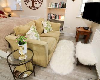 Lottie's Loft - Skipton - Living room