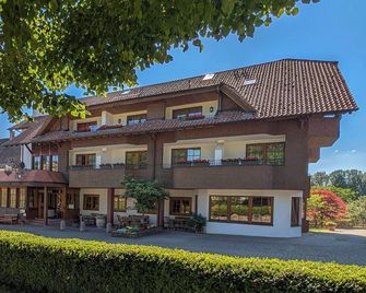 Hotel Restaurant Vinothek Lamm - Bad Herrenalb - Gebäude