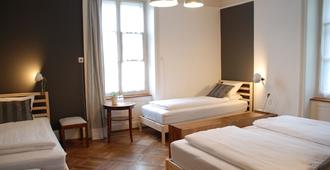 The Bed and Breakfast - Luzern - Schlafzimmer