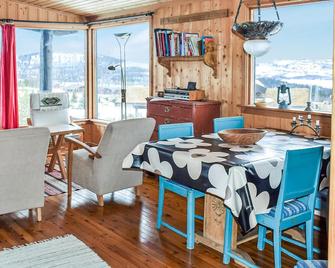 2 Bedroom Beautiful Home In Gol - Gol - Dining room