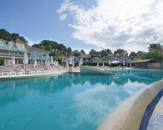 Holiday Home Domaine Golf Resort-3 by Interhome - Lacanau - Pool
