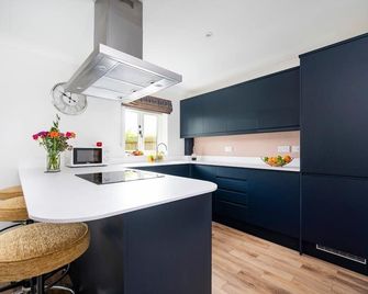 East Wing at Champaignes Toft, Mendlesham - Stowmarket - Kitchen