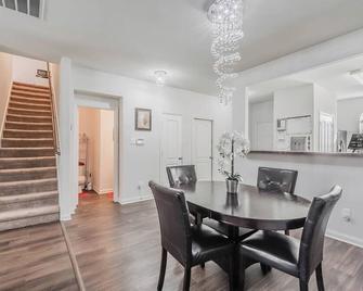Dfw Oasis! Near Reunion Tower - Great For Groups! - Dallas - Essbereich