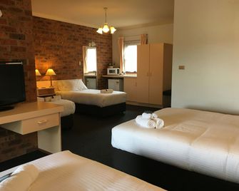 Bega Downs Motor Inn - Bega - Camera da letto