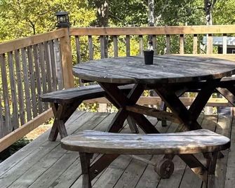 Cozy cabin on shores of Rainy Lake - fantastic fishing! - Fort Frances - Balkon