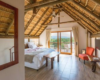 Amadwala Lodge - Johannesburg - Bedroom