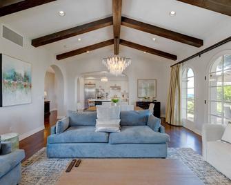 3 Bedroom Ocean Villa at Terranea | Resort Access - Rancho Palos Verdes - Living room