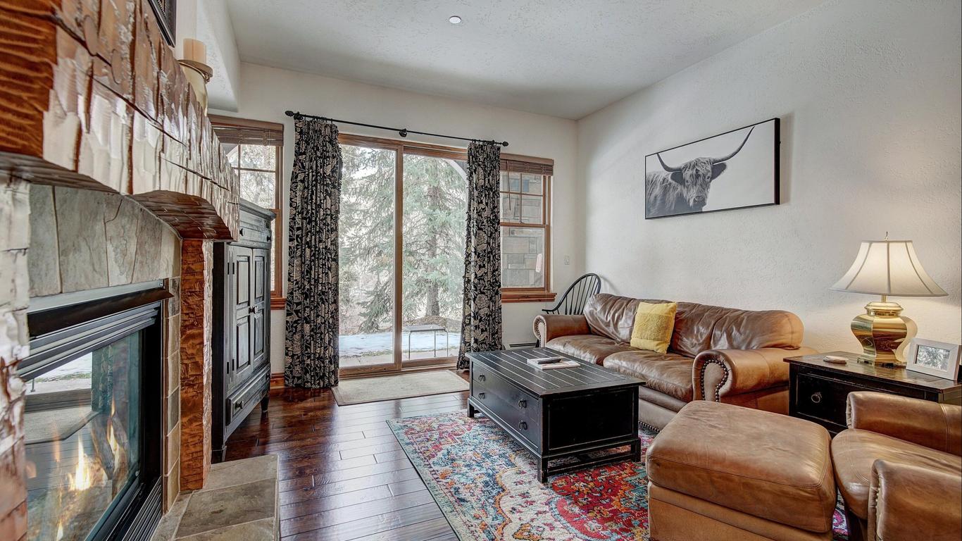 Lodge At Brookside