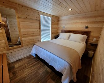 079 Tiny Home nr Grand Canyon South Rim Sleeps 8 - Valle - Habitación
