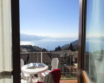 Beautiful Apartment With Terrace And Fantastic Lake View - Tignale - Balkon