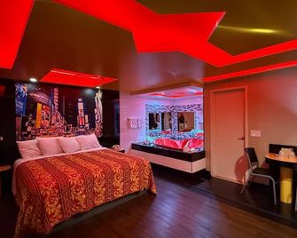 Midway Motel - Patchogue
