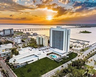 Marino Home - Fort Myers