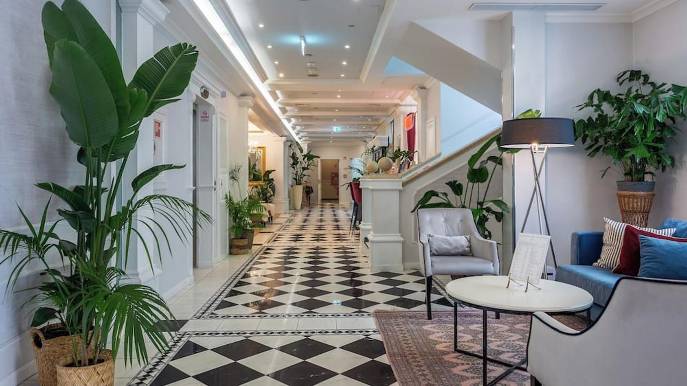 فندق وسكن كوينز كورت