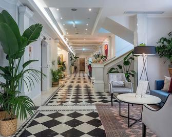 فندق وسكن كوينز كورت - بودابست - ردهة