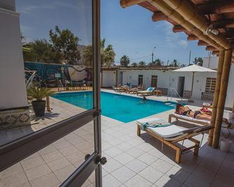 Viajero Paracas Hostel - Paracas - Pool