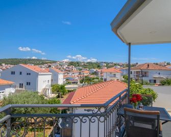 Apartments Tonka - Trogir - Μπαλκόνι