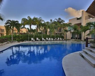 Coral Maya Stay Suites - Puerto Aventuras - Piscina