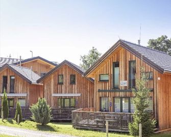 Attractive Chalet With Whirlpool - Sankt Georgen ob Murau - Edificio