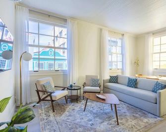 Broadway Apartments - Chic & Stylish Urban Stays - Willemstad - Living room