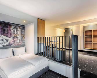 B&B Hotel München-Moosach - Munich - Bedroom