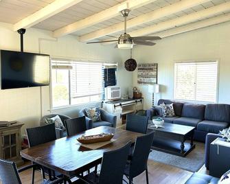 Beach Style Home~heart Of Encinitas, Clo - Encinitas - Restaurant