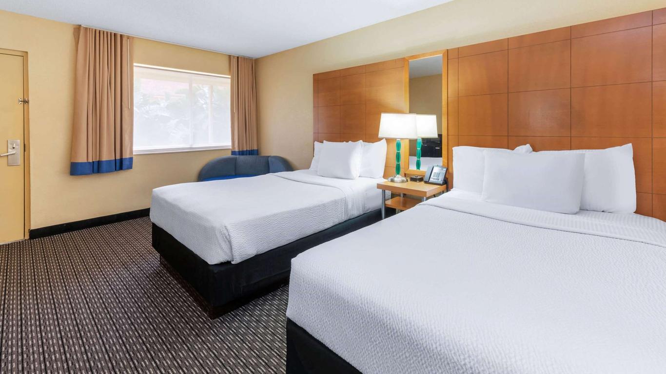 La Quinta by Wyndham Fort Lauderdale Pompano Beach