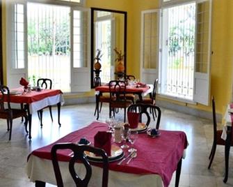 La Casona - Morón - Restaurant