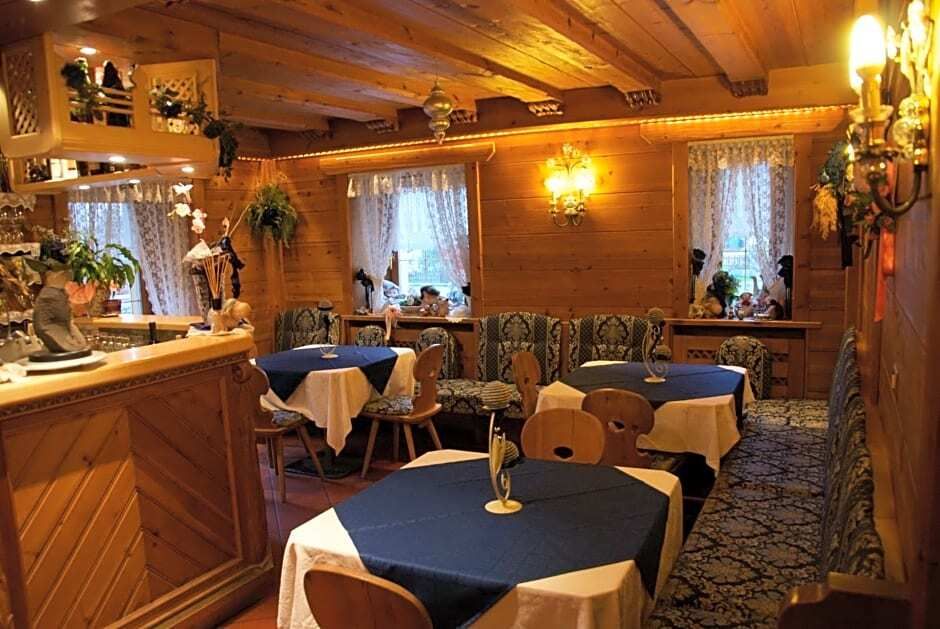 Albergo Genziana - St. Vigil - Restaurant