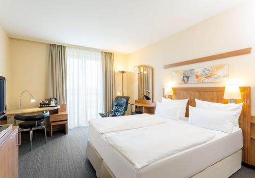 Nh Hamburg Horner Rennbahn R1 220 R 2 1 7 7 Hamburg Hotel