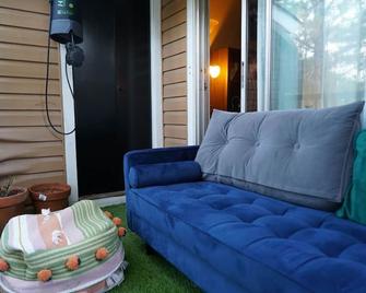 1 Bedroom in Norcross - Tucker - Living room