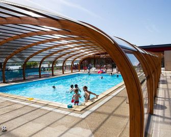 Les Chalets du Lac de la Vingeanne - Longeau-Percey - Pool