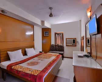 Hotel Flyover Classic Patiala - Patiala - Ložnice