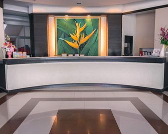 City Park Hotel - Nakhon Ratchasima - Front desk