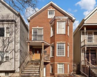 Chic Urban Retreat Near Wrigley Field w/Parking - Chicago - Edificio