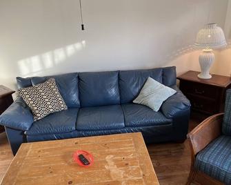 Sandy Mutts at the Beach cottage - נורפולק - סלון