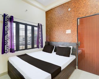 Super Hotel O Sudhirpur near Phonix Hospital - Varanasi - Bedroom