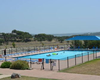 Lake Travis Retreat - Water View - Lakeway - Zwembad